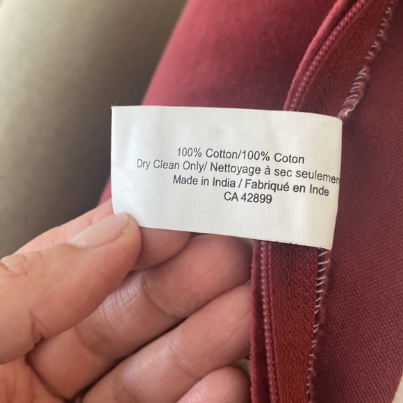 Set of 2 Urban Barn Decorative Pillow covers and pillow inserts - Picture 9 of 9